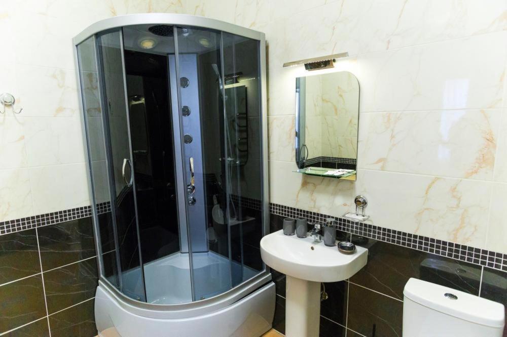 Hotel Complex Uhnovych Ternopil Eksteriør bilde