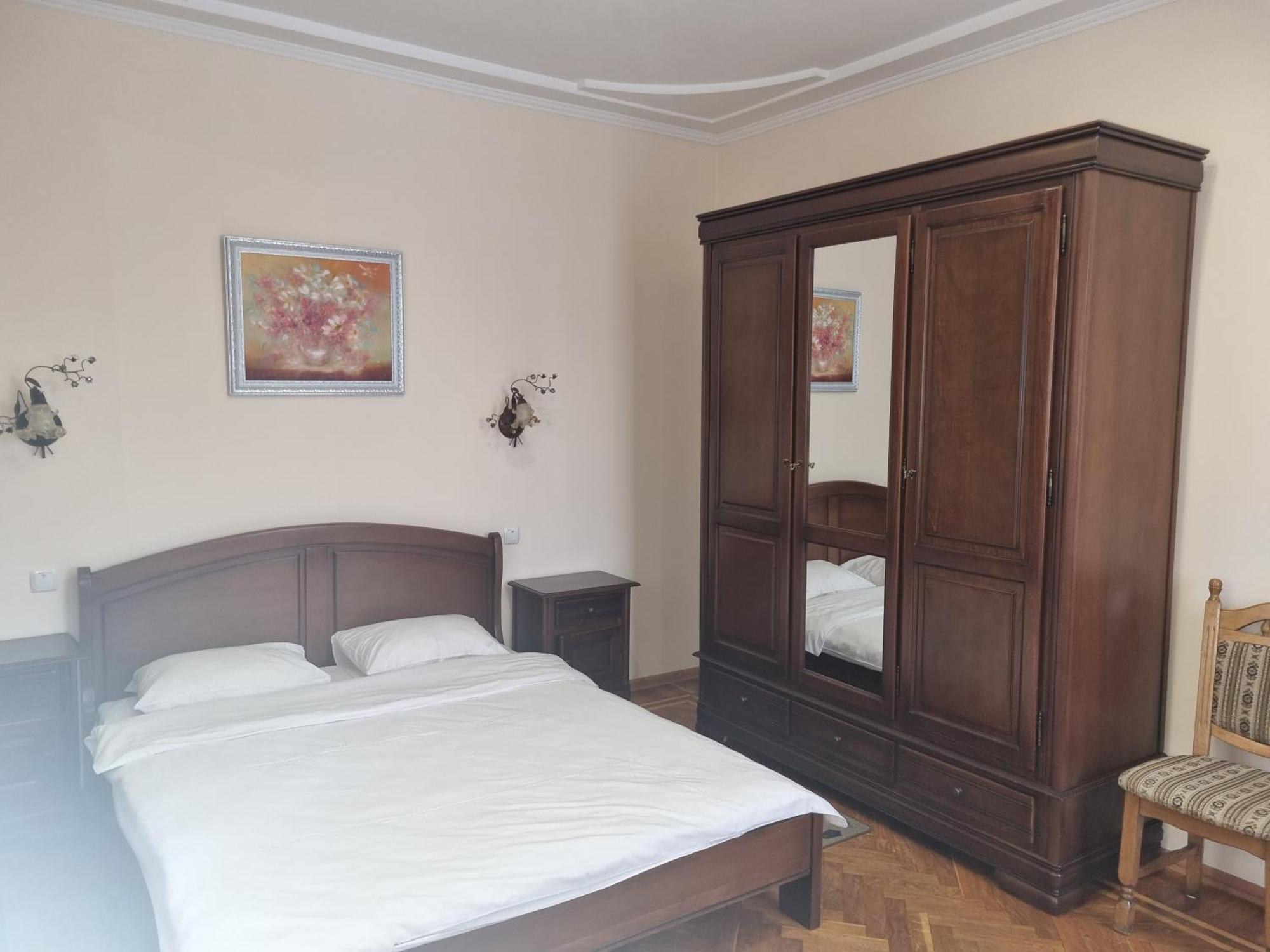 Hotel Complex Uhnovych Ternopil Eksteriør bilde