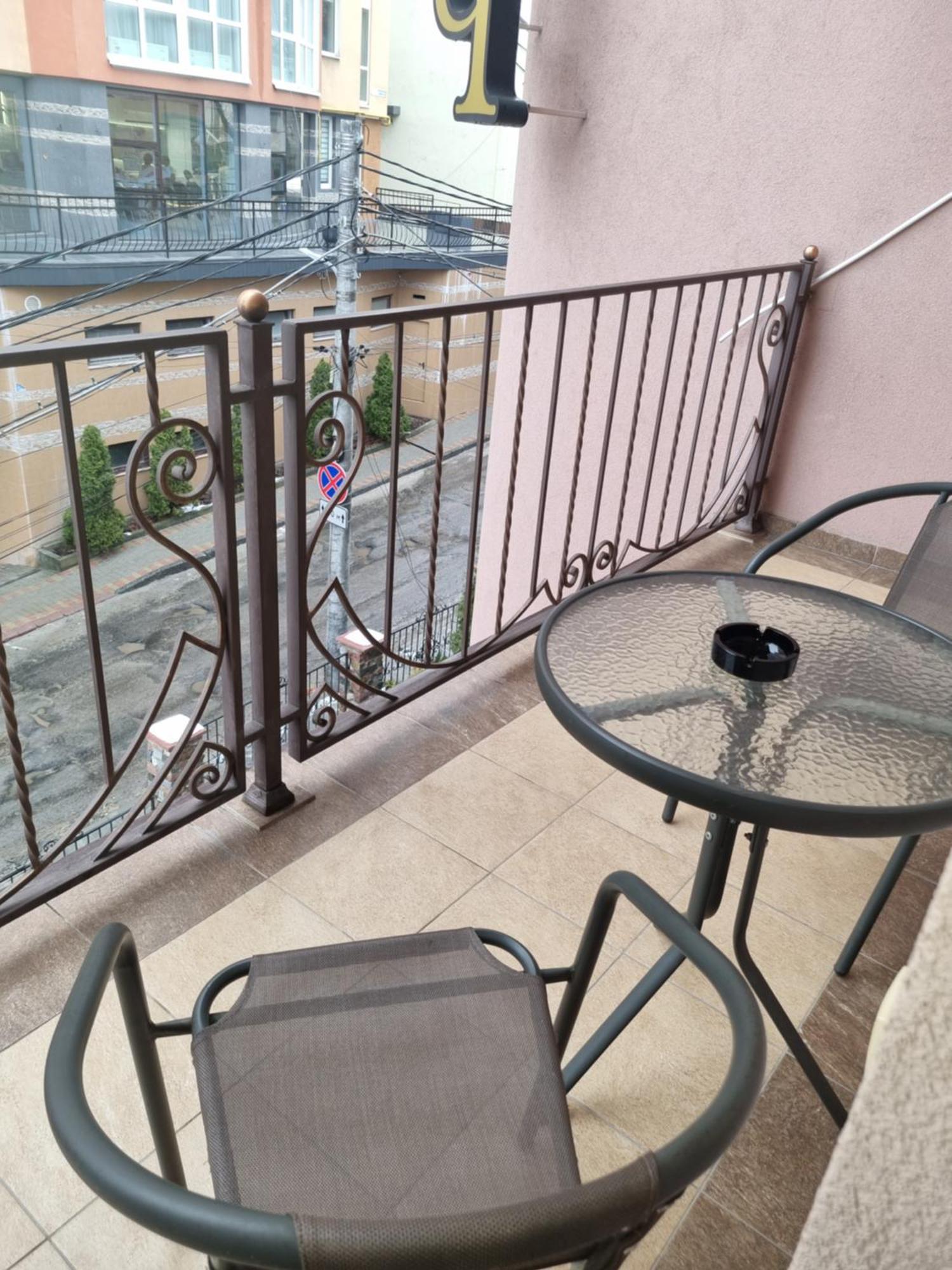 Hotel Complex Uhnovych Ternopil Eksteriør bilde